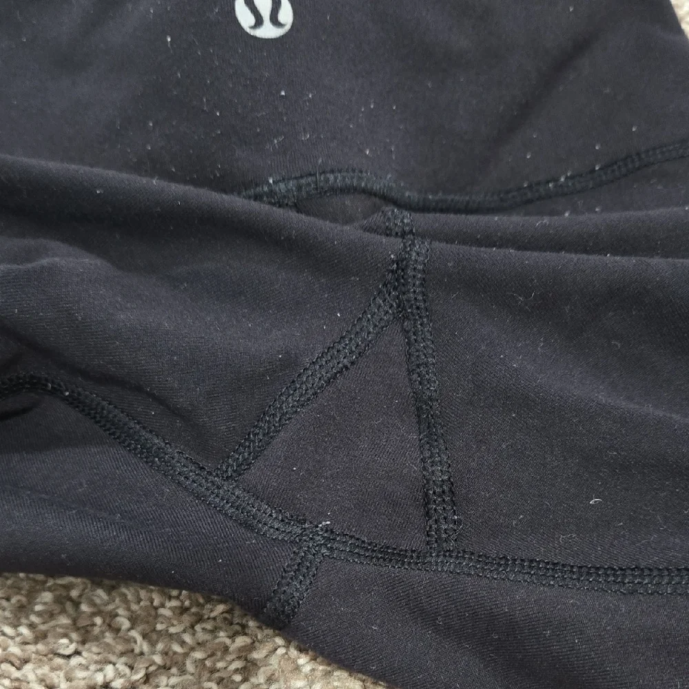 Lululemon Cropped Low Rise Black Leggings Size 2